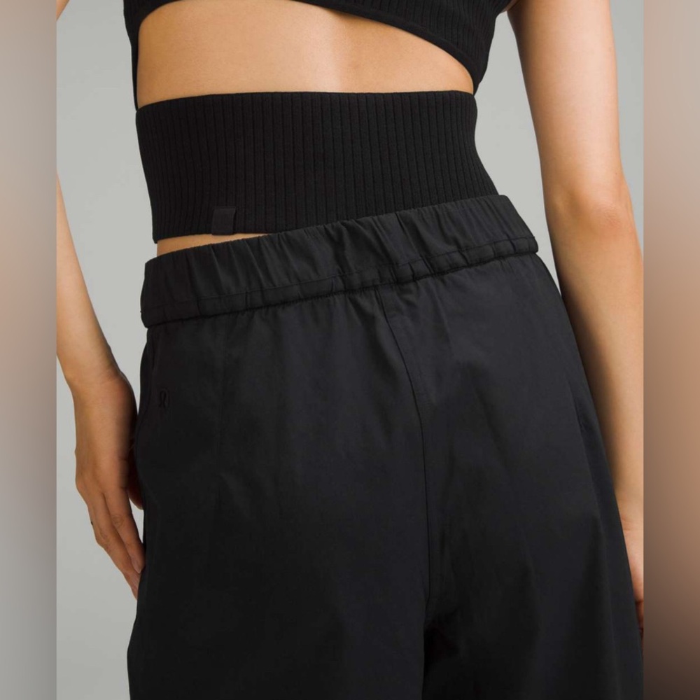 Lululemon Wide leg High-Rise pant/Jogger (cinchable cuff)
Black - Picture 2 of 14